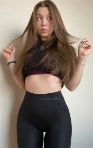 乌克兰超模极品高颜值性感美女，顶级模特身材大长腿，经典口交深喉出处，户外阳光沙滩户外做爱